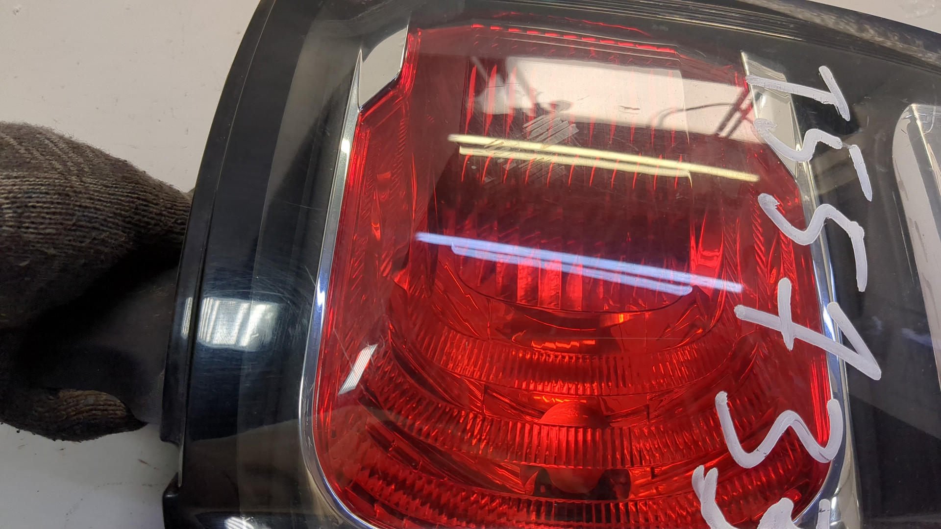 Фонарь задний правый