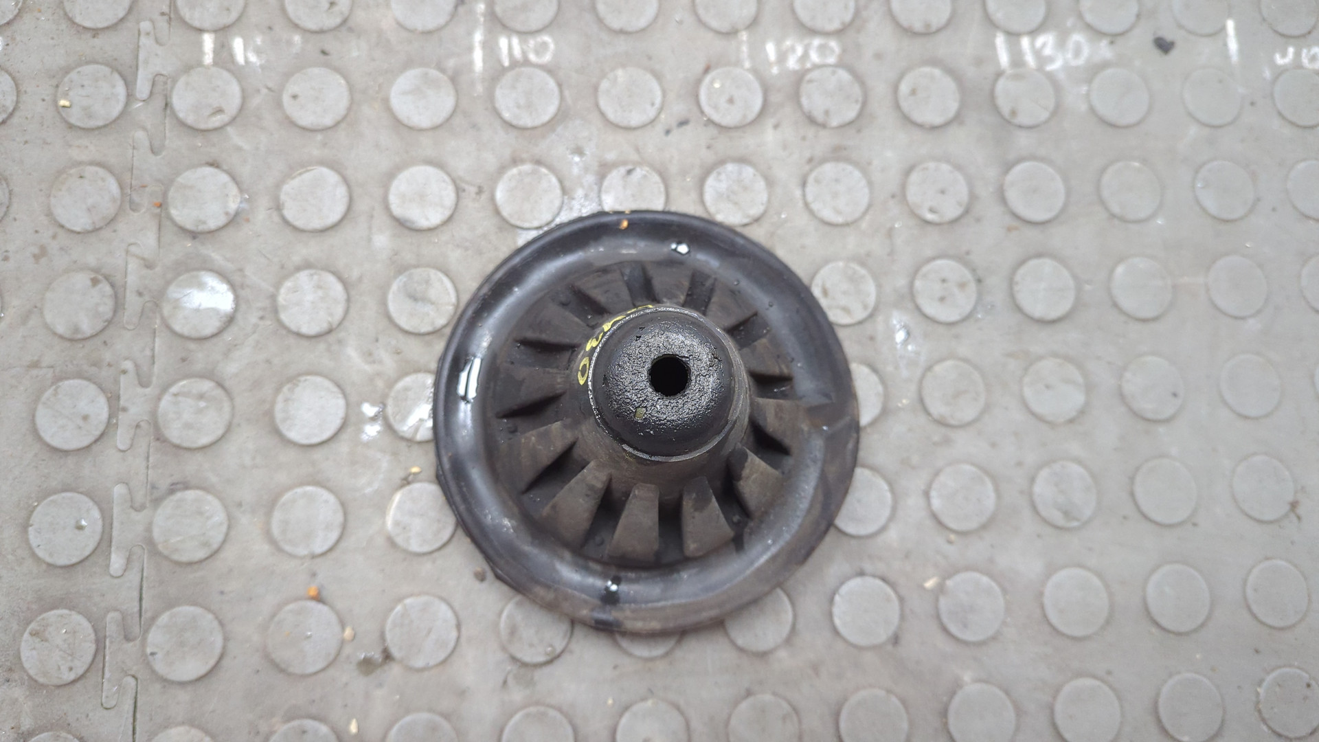 Отбойник переднего амортизатора