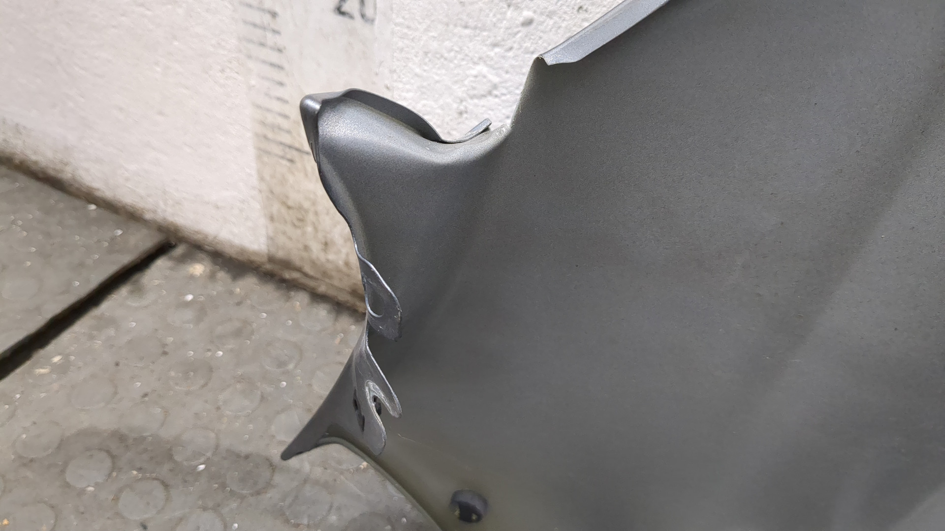 Крыло переднее левое