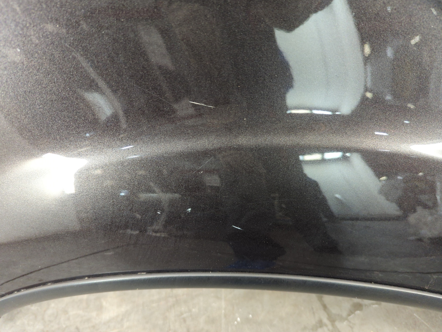 Крыло переднее правое