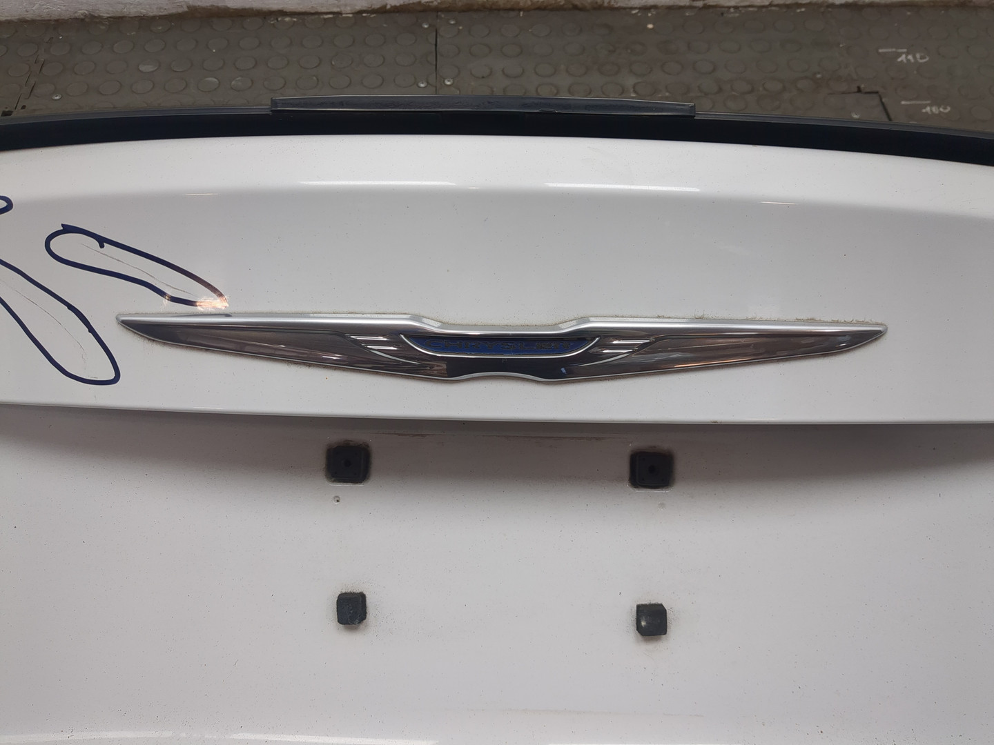 Дверь багажника