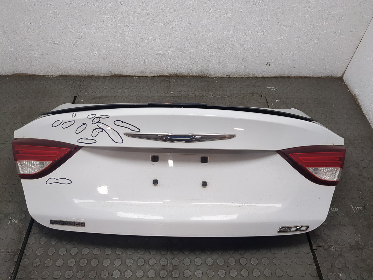 Дверь багажника