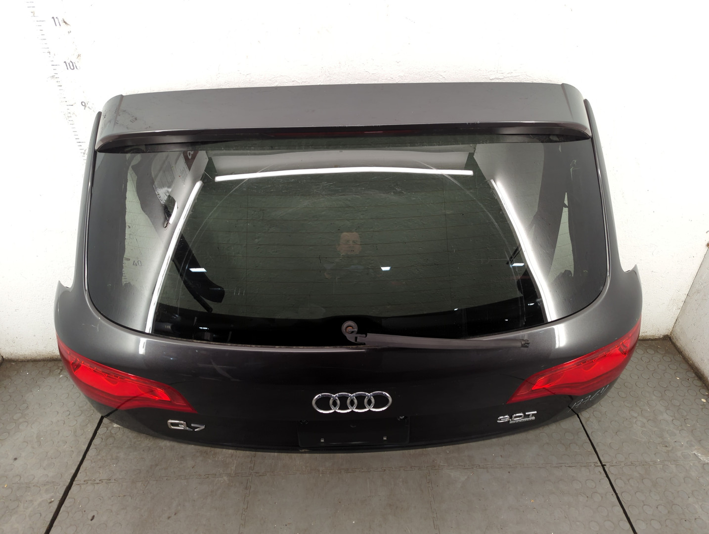 Дверь багажника