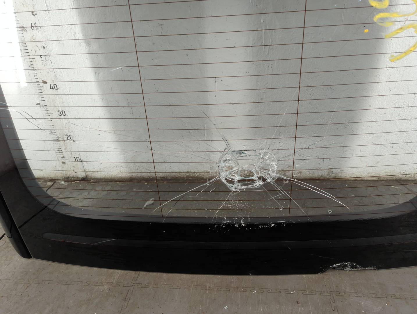 Дверь багажника