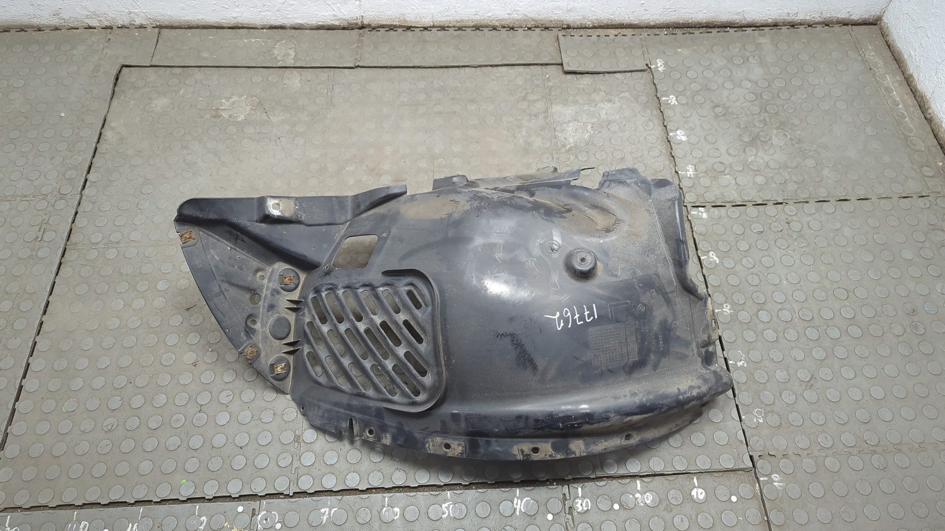 Локер передний левый