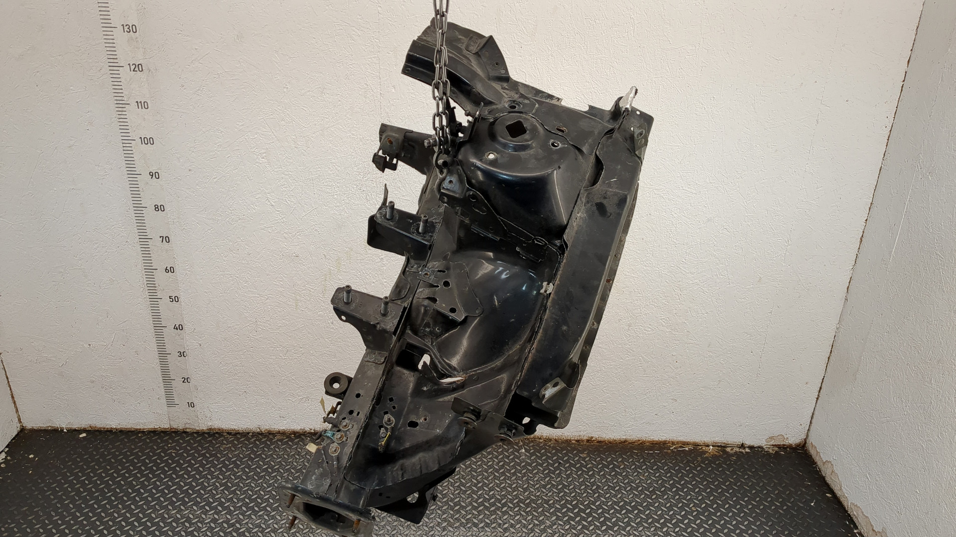 Лонжерон передний левый