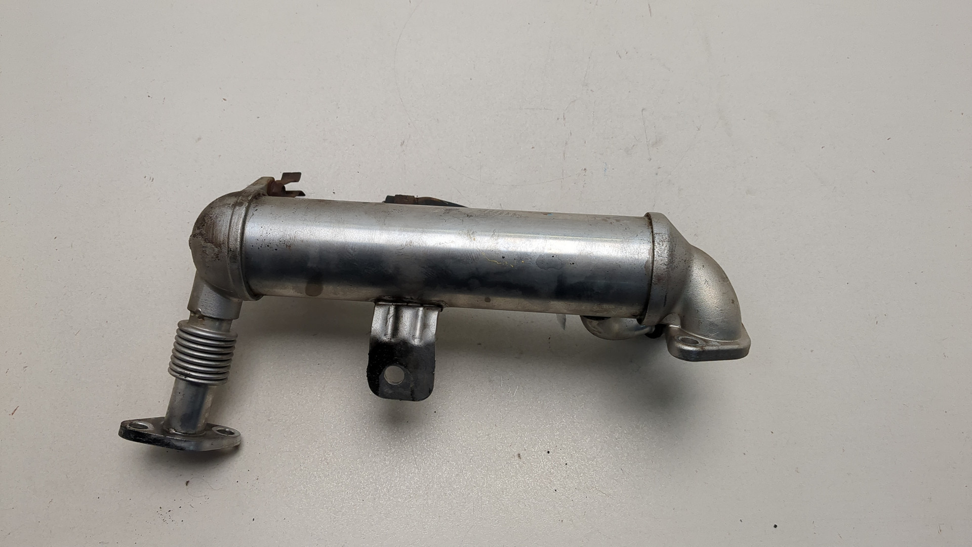 Тройник вентиляции картерных газов