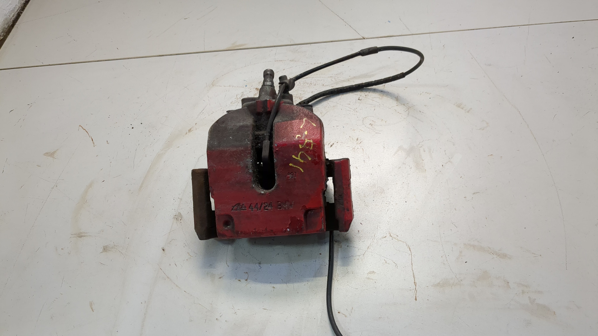 Суппорт задний правый