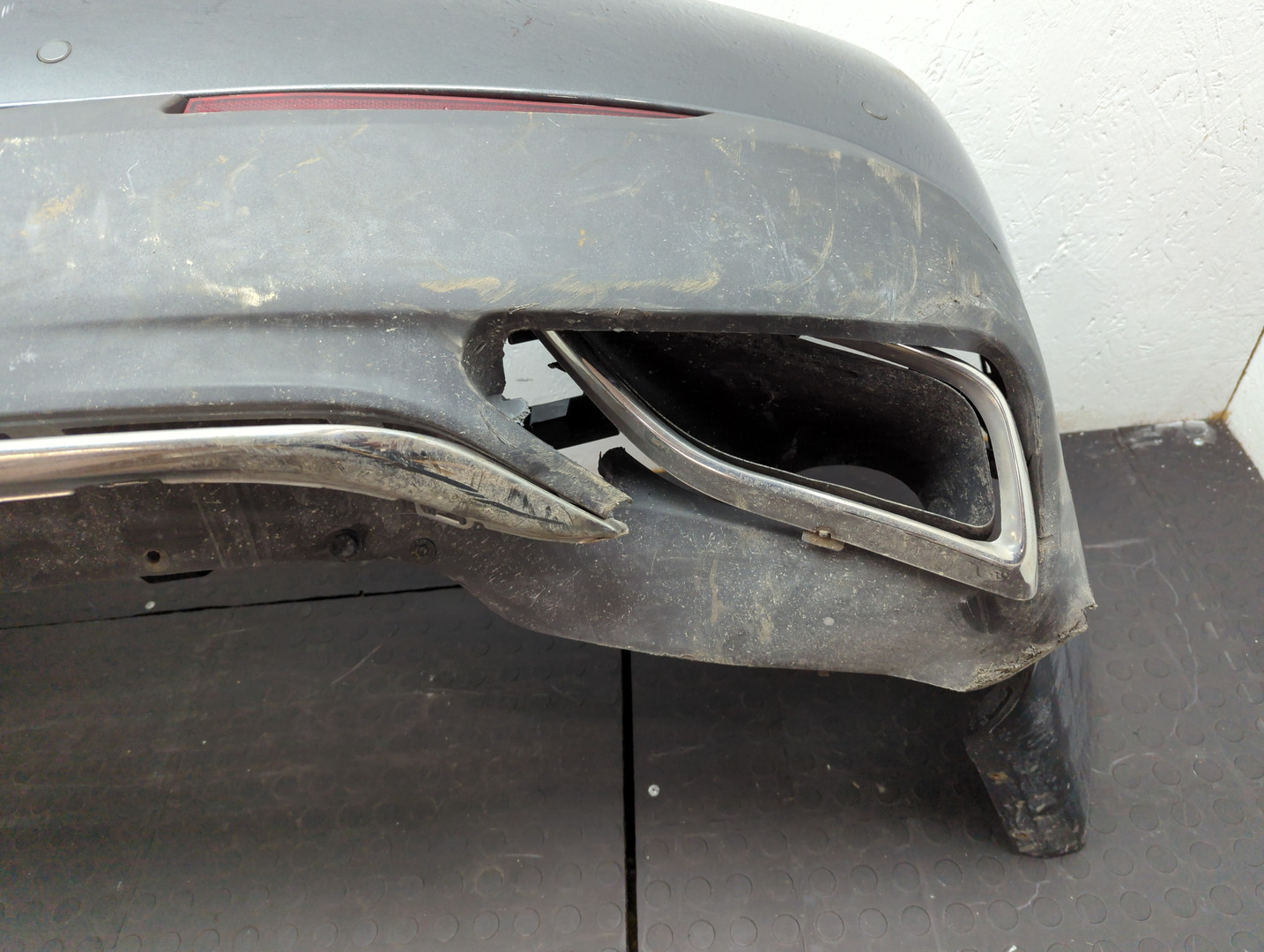 Бампер задний