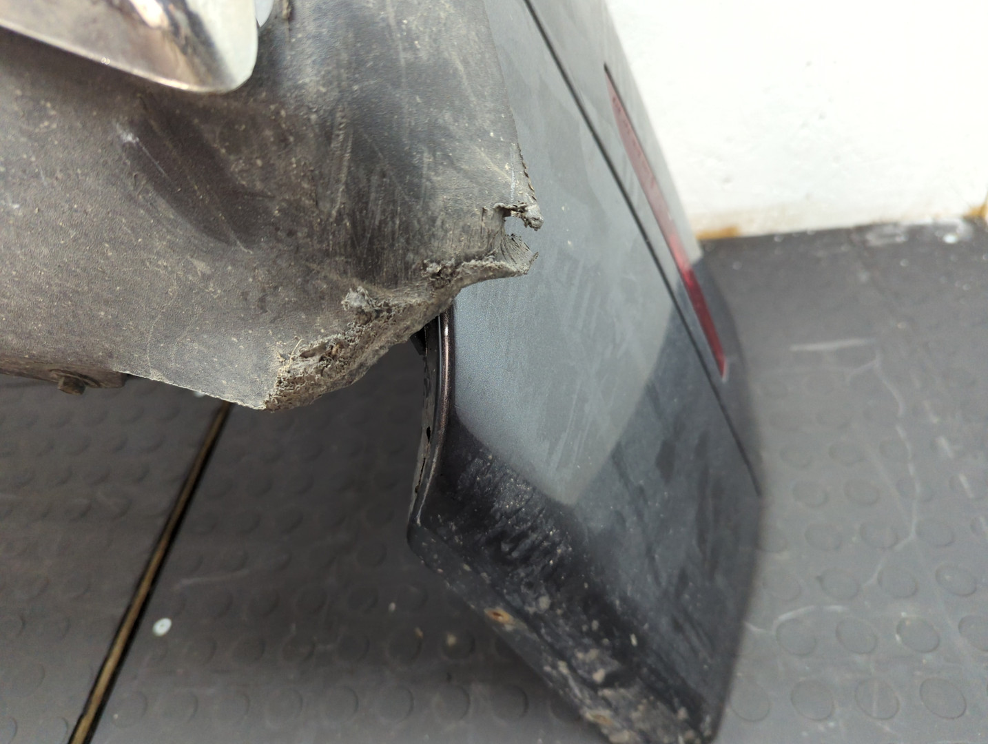 Бампер задний