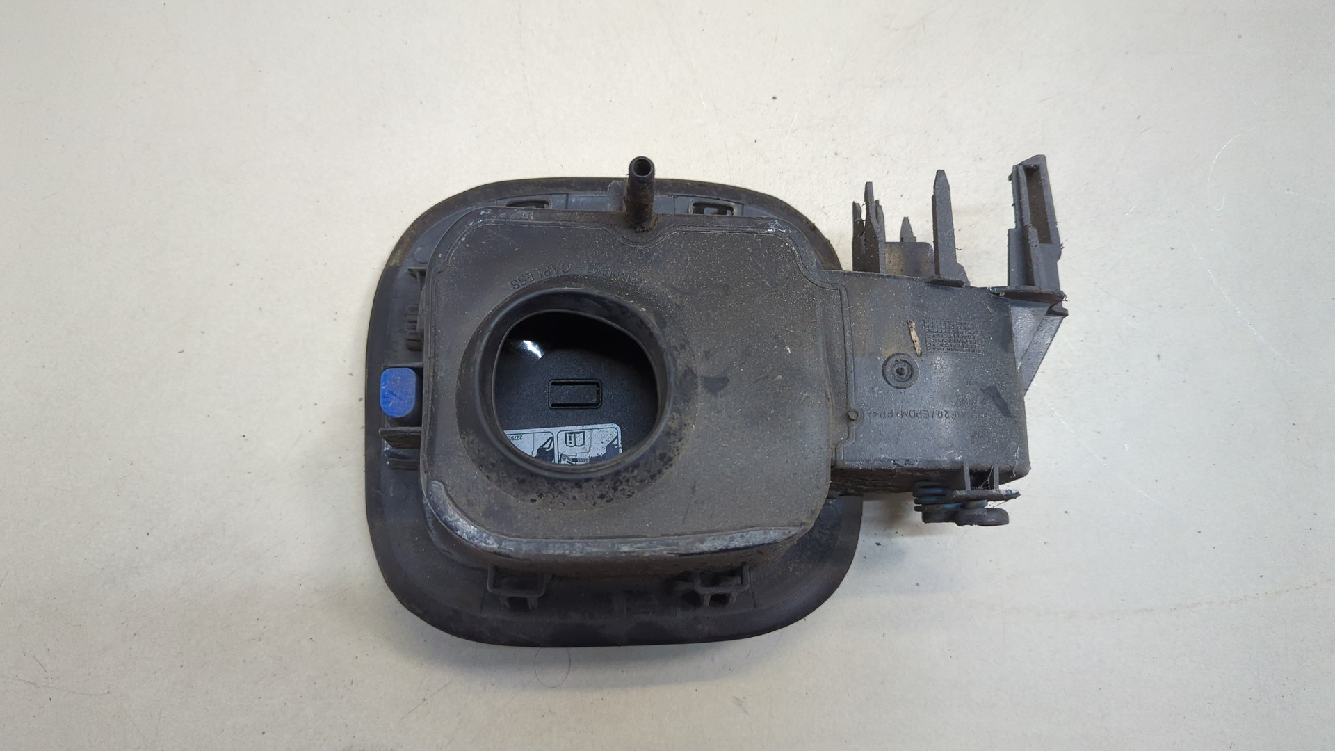 Лючок бензобака