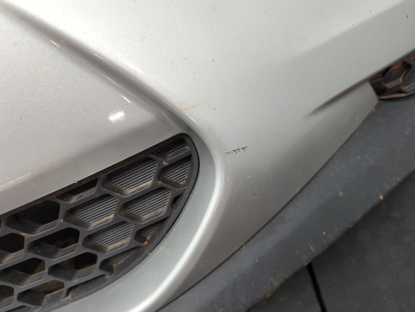 Бампер передний