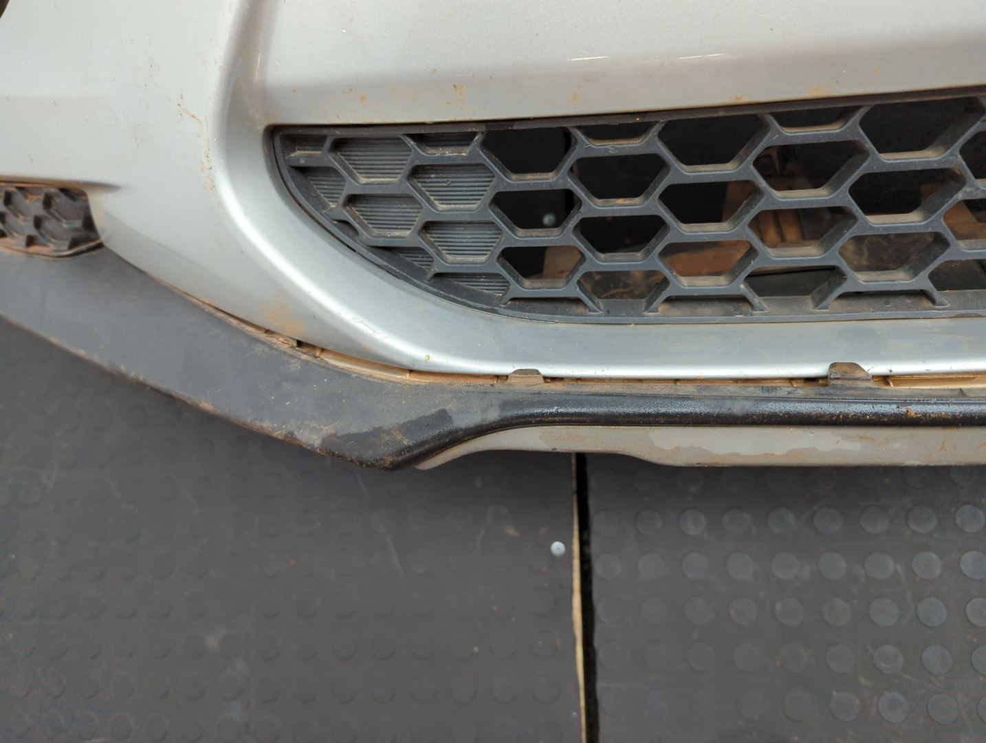 Бампер передний