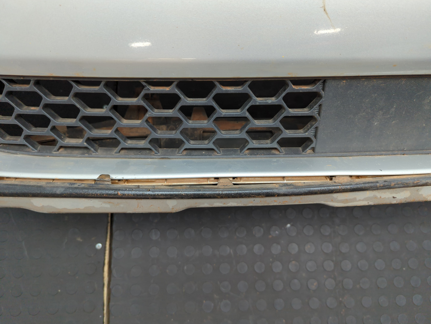 Бампер передний