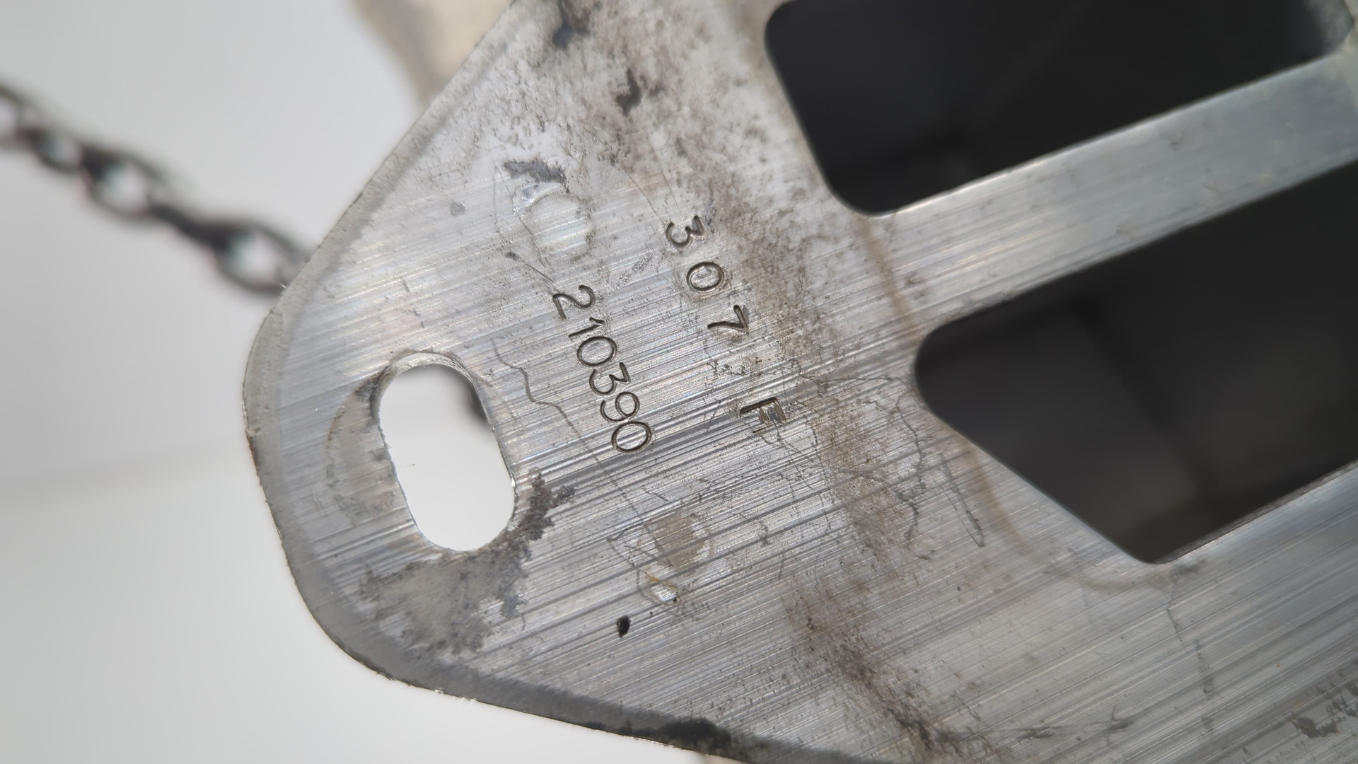 Усилитель заднего бампера