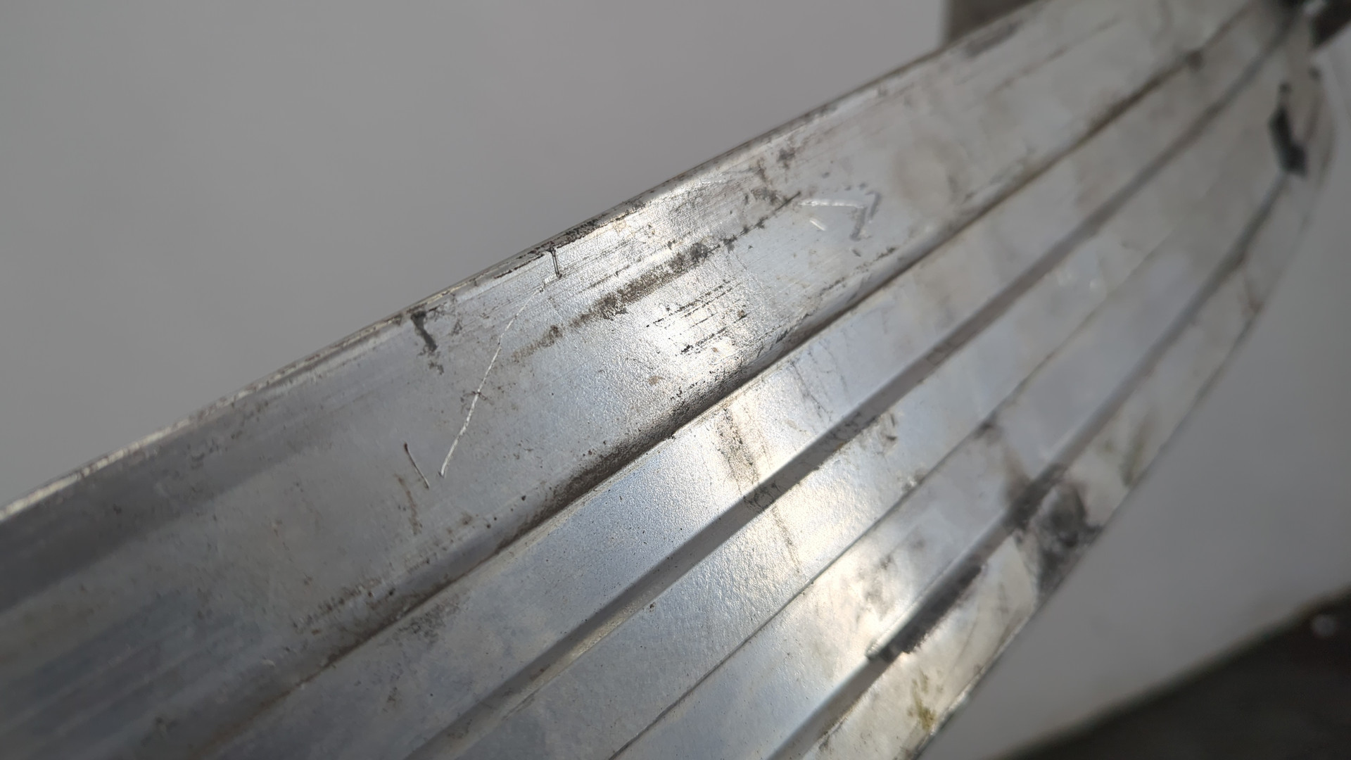 Усилитель заднего бампера