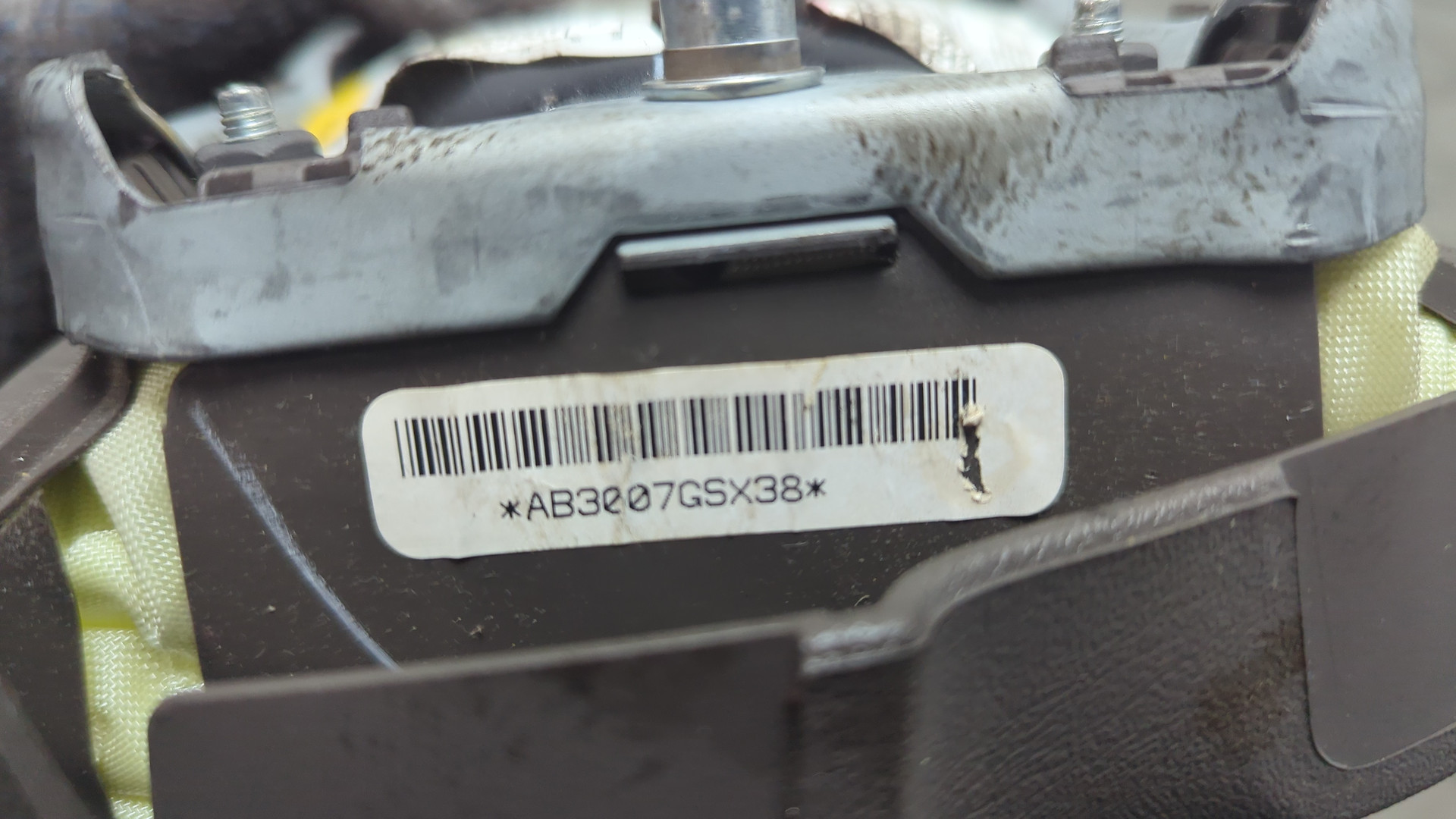 Подушка безопасности в рулевое колесо