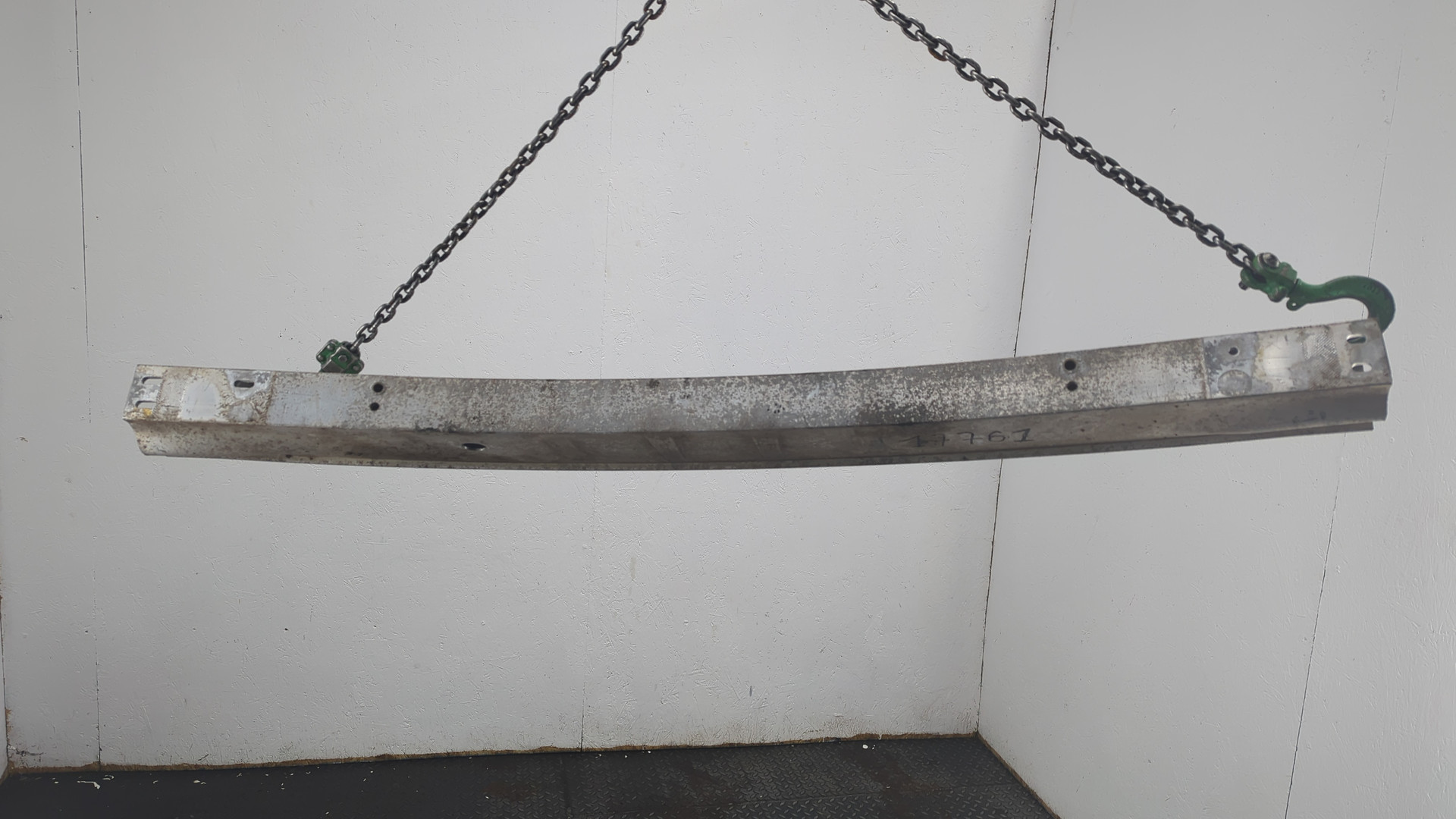 Усилитель заднего бампера