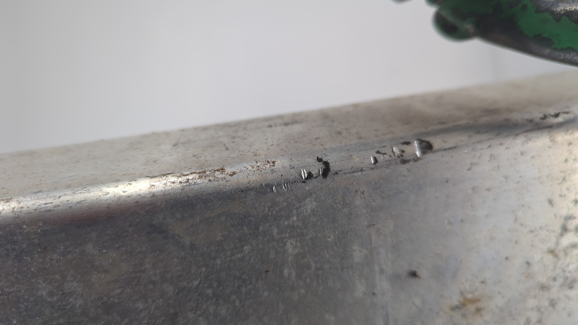 Усилитель переднего бампера