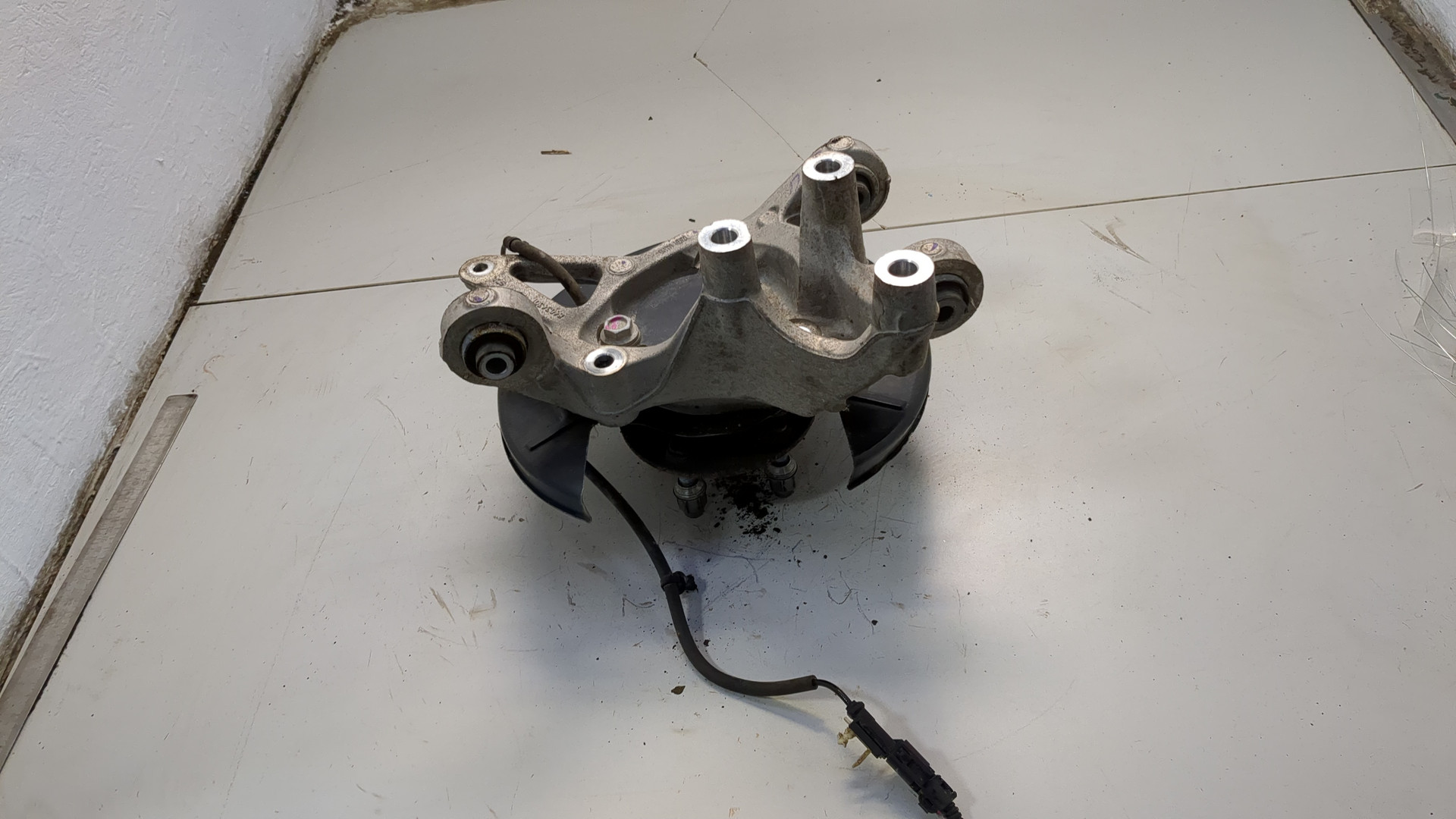 Кулак поворотный задний правый