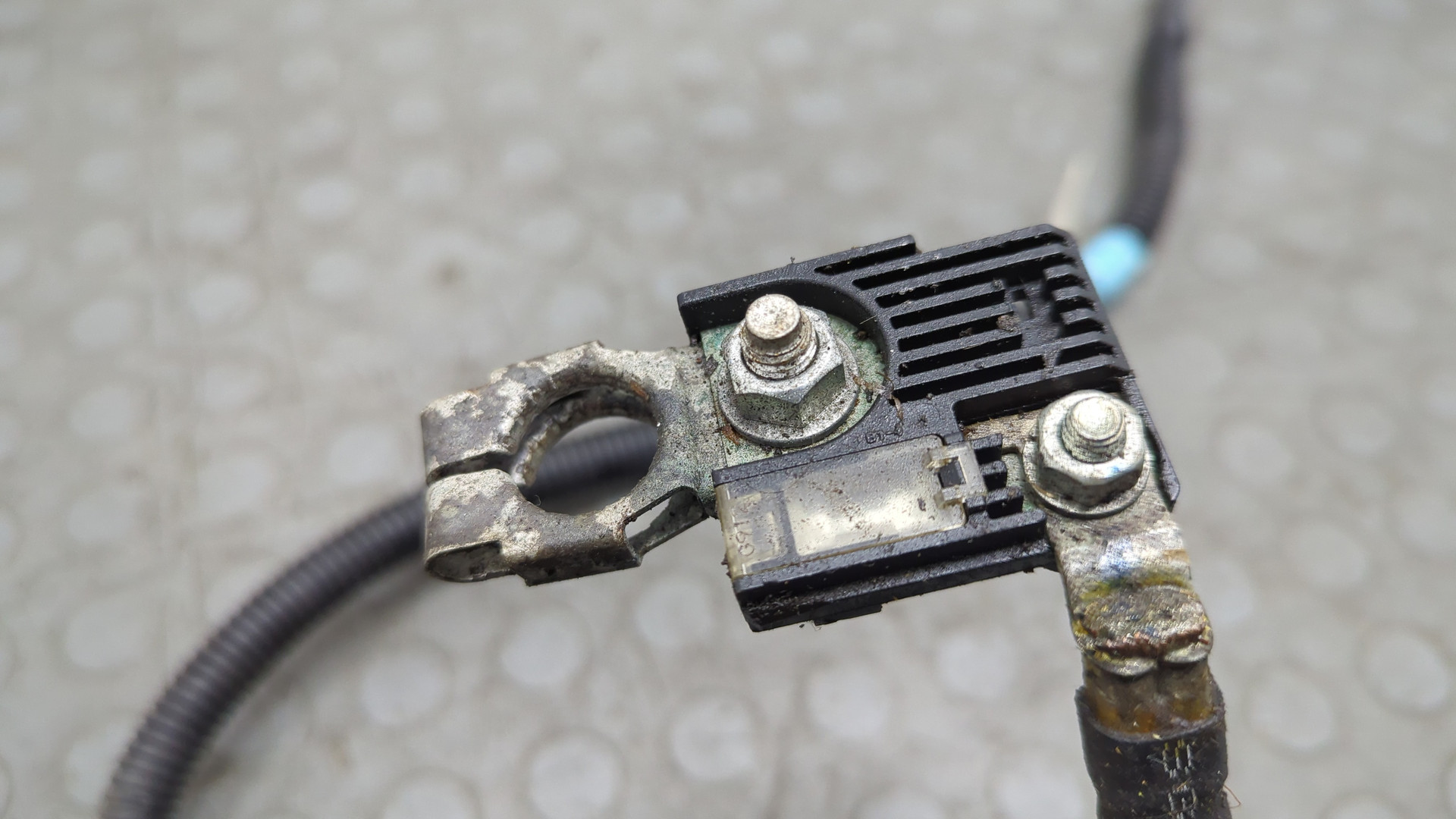 Провод высокого напряжения