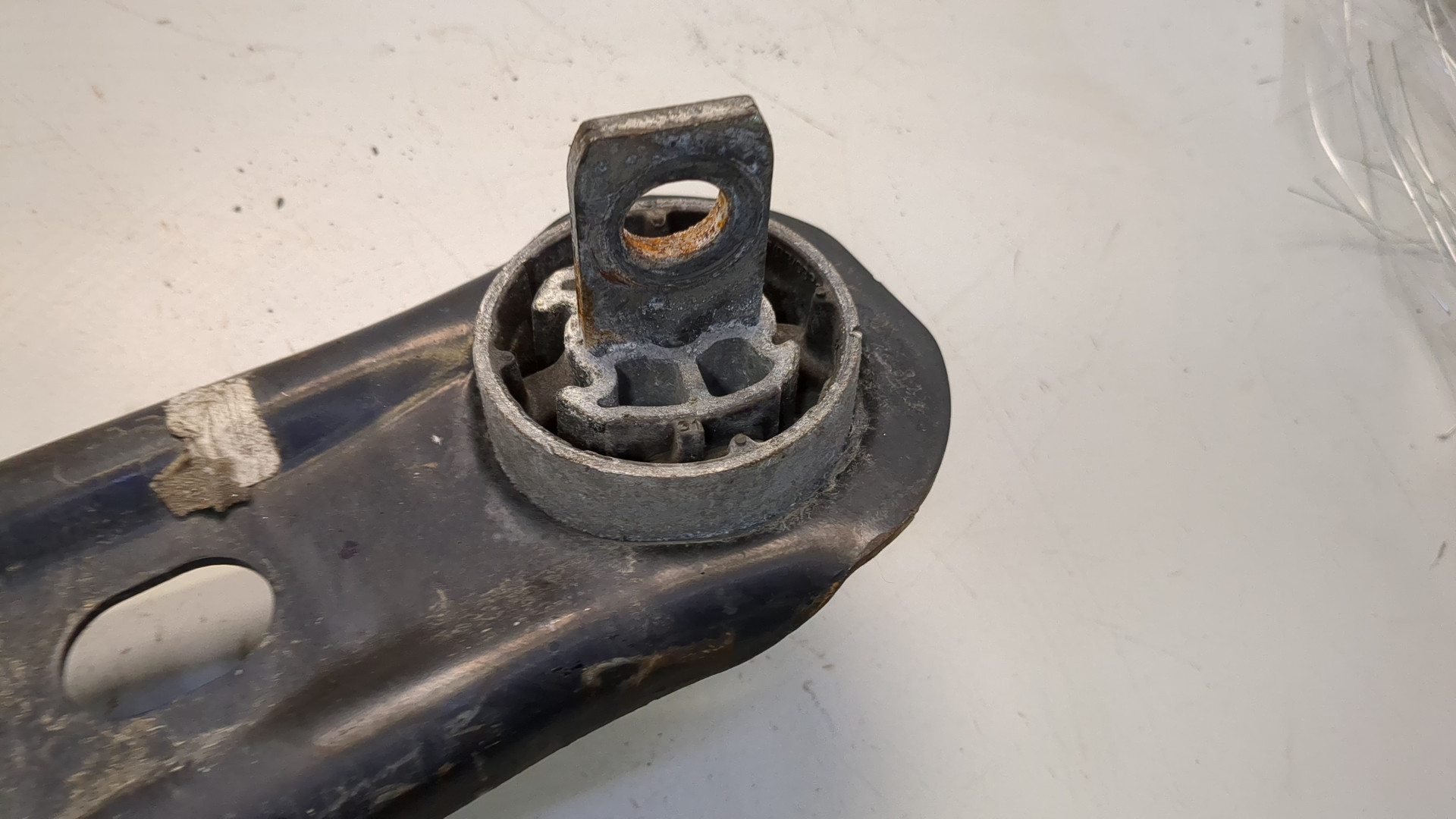 Рычаг задний правый