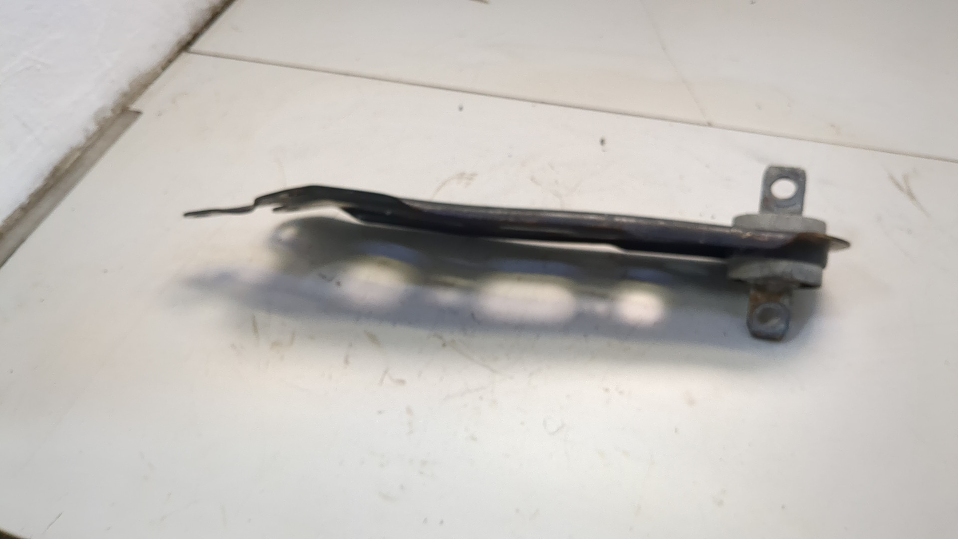 Рычаг задний правый