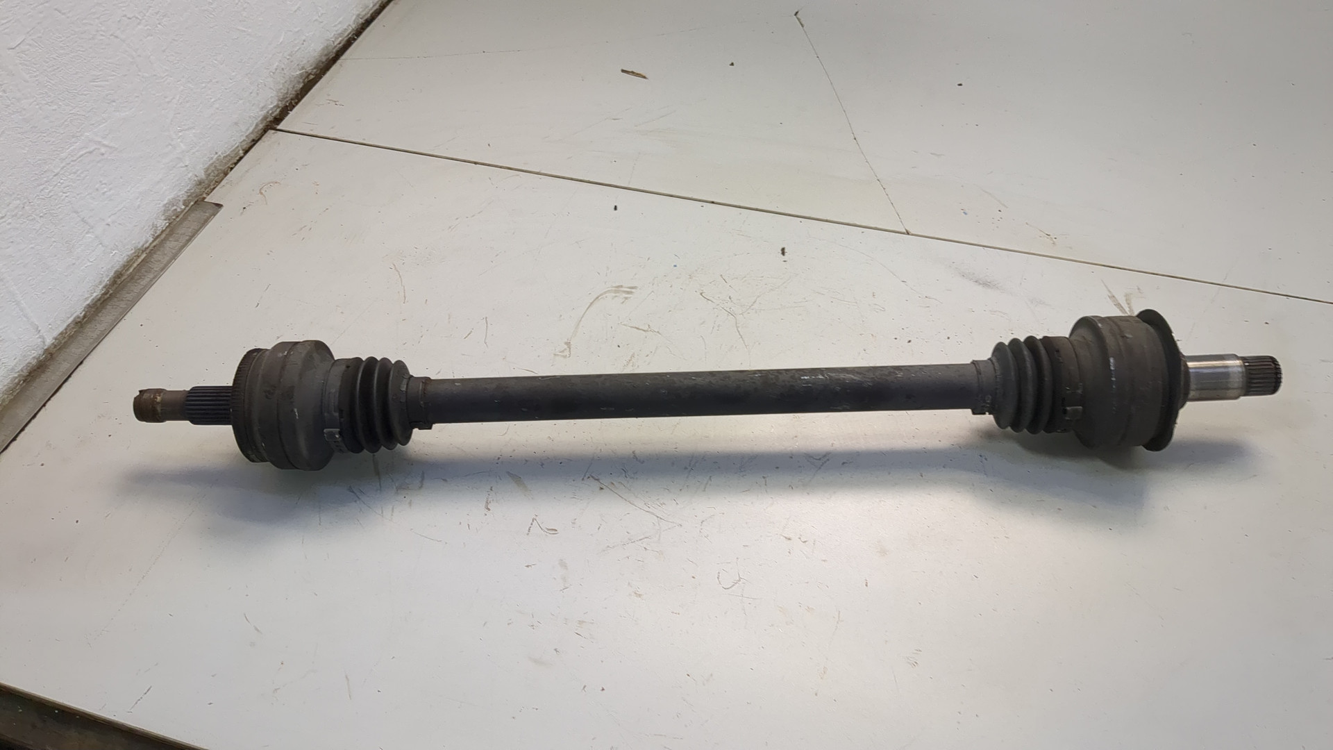 Полуось задняя