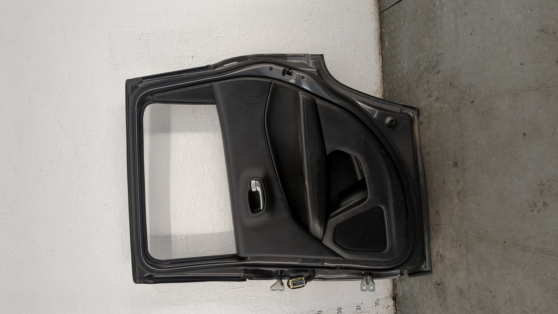 Дверь задняя правая