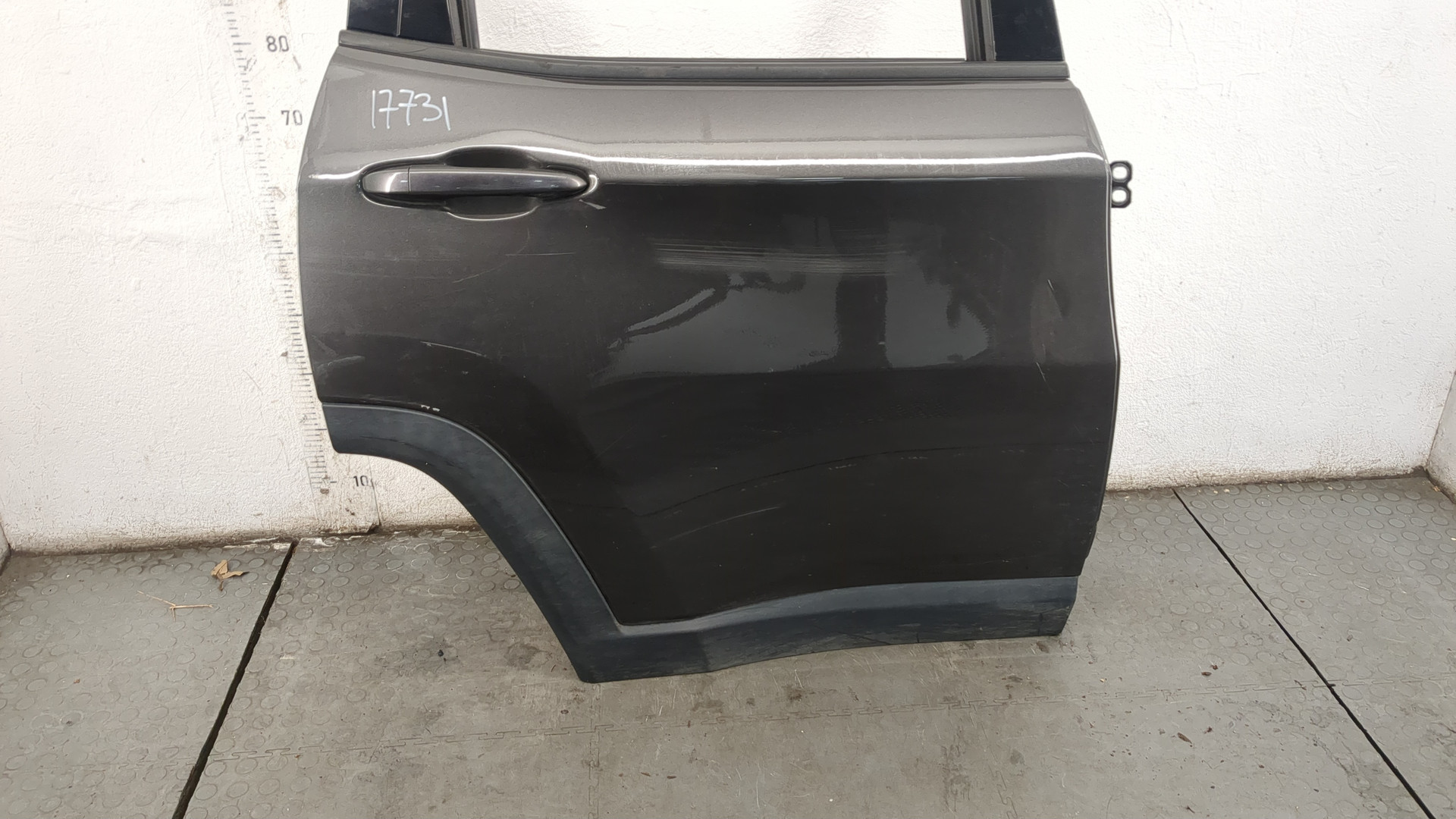 Дверь задняя правая