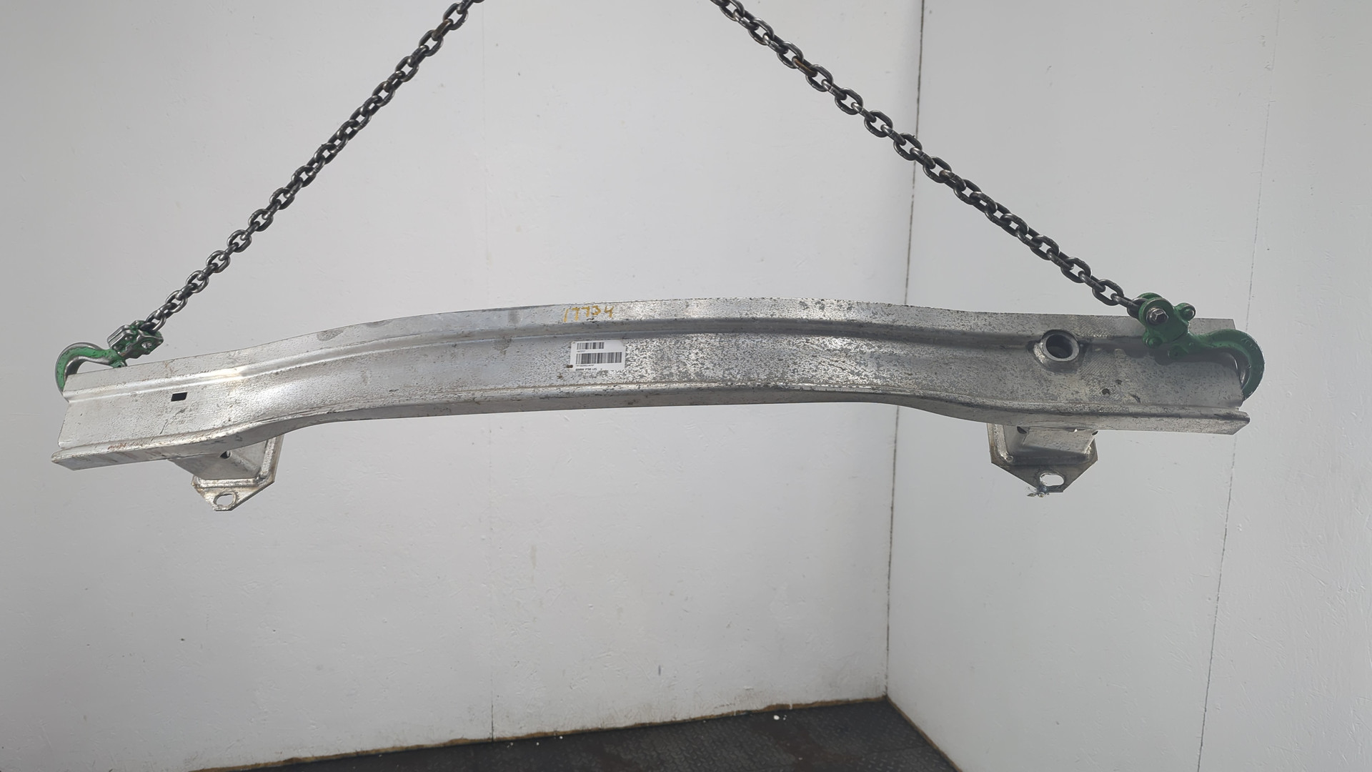 Усилитель заднего бампера