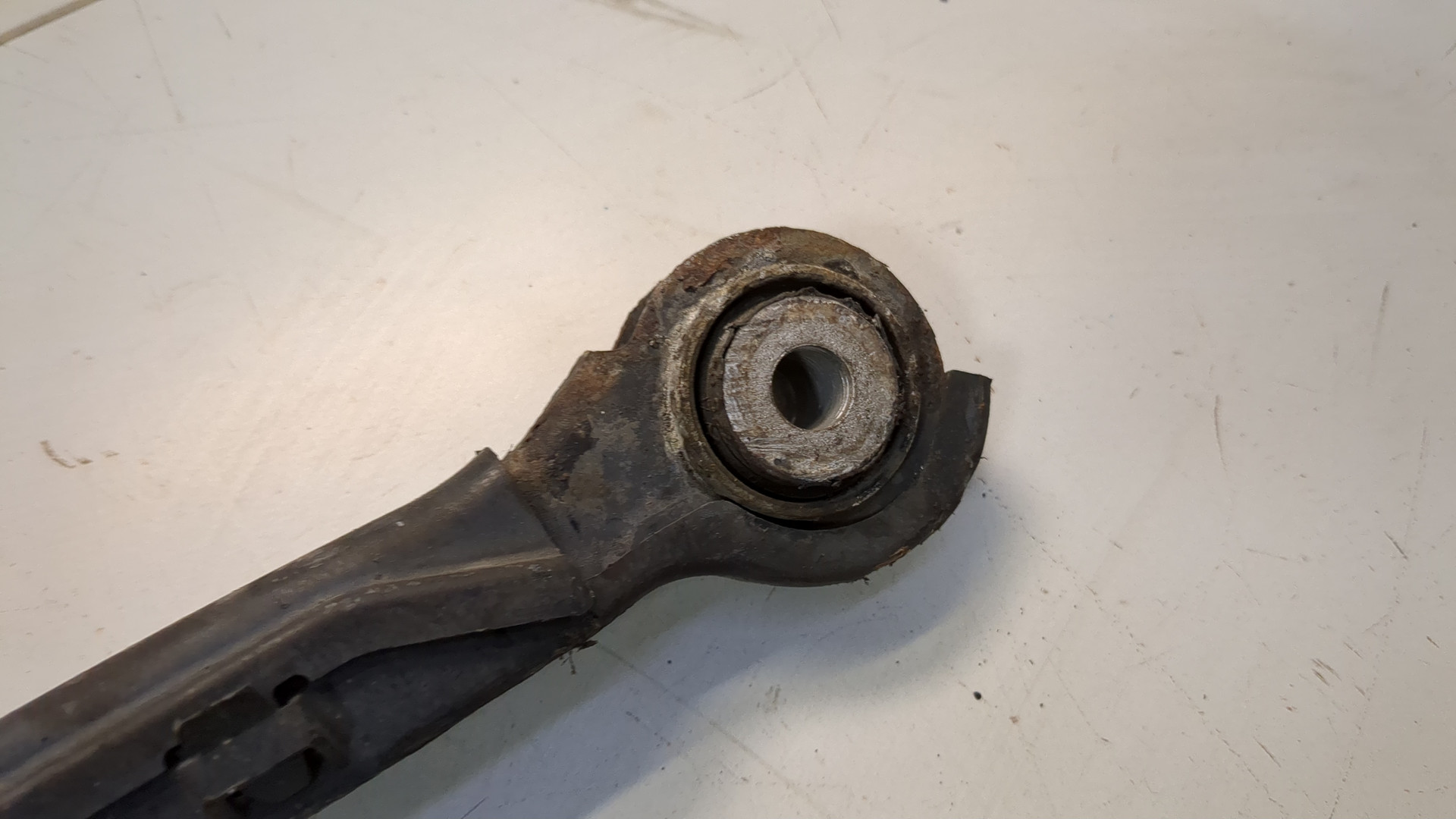 Рычаг задний