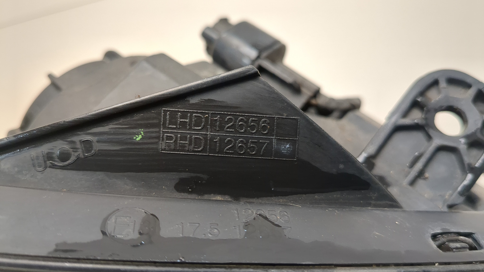 Фара правая