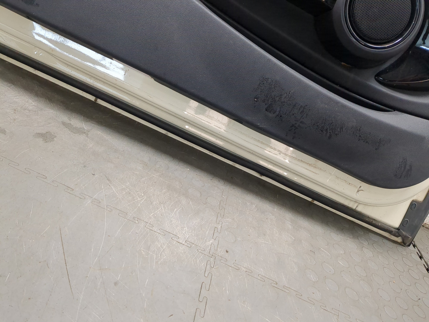 Дверь передняя левая