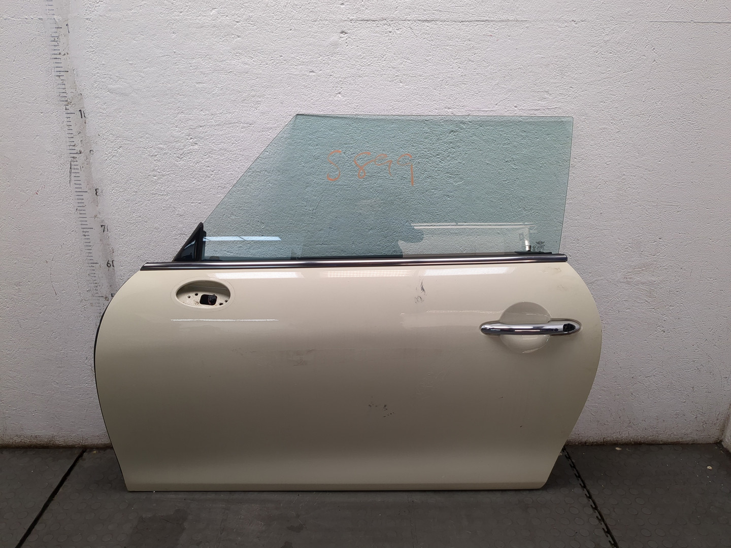 Дверь передняя левая