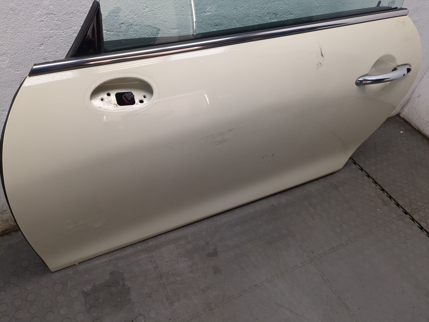 Дверь передняя левая