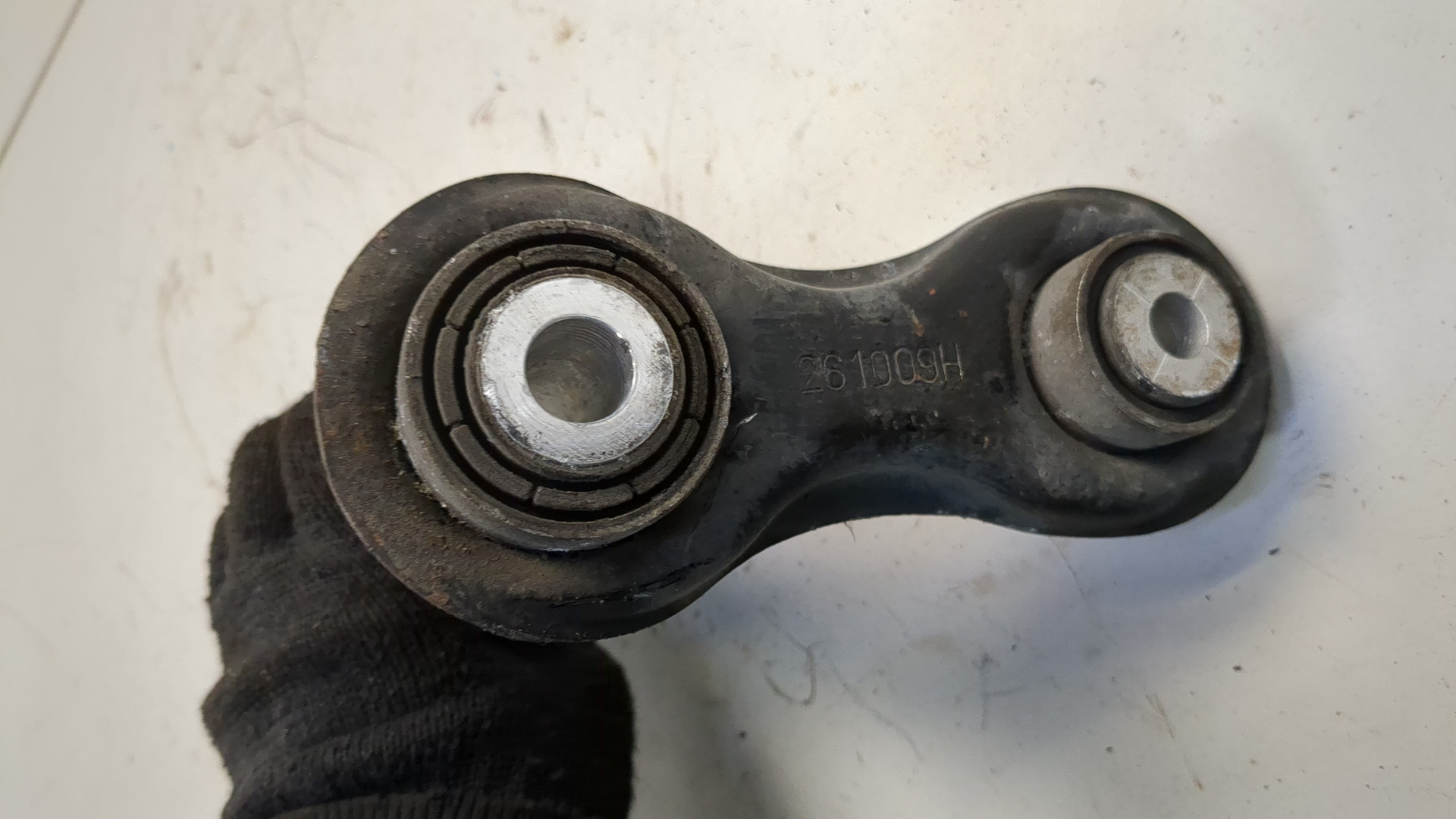 Рычаг задний правый