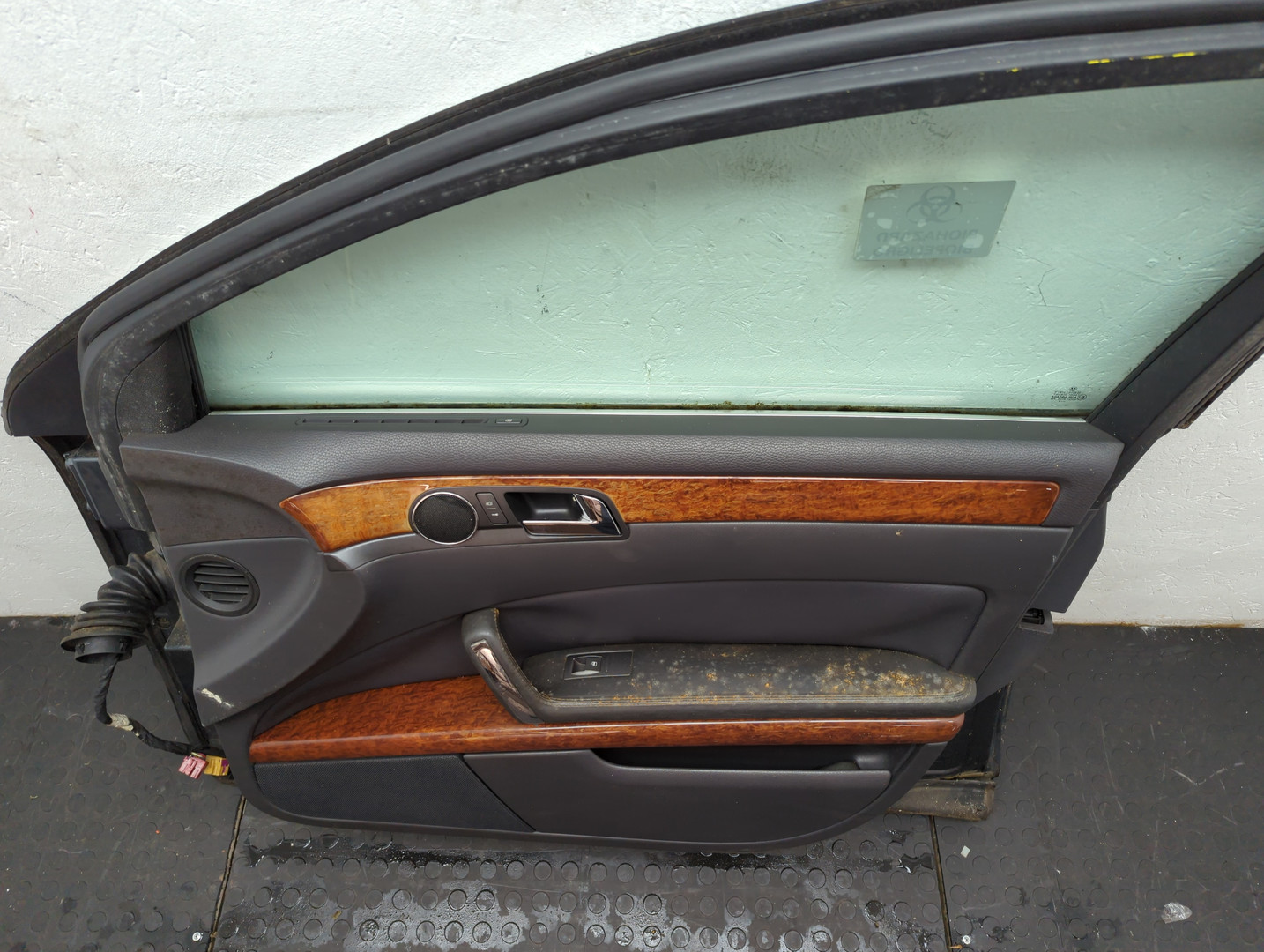 Дверь передняя правая