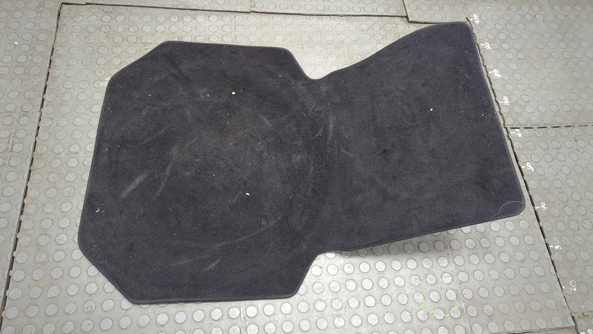 Обшивка багажника