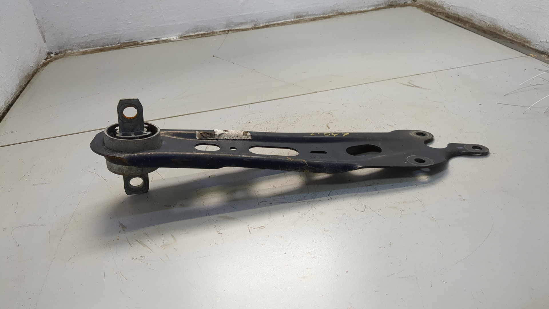 Рычаг задний левый