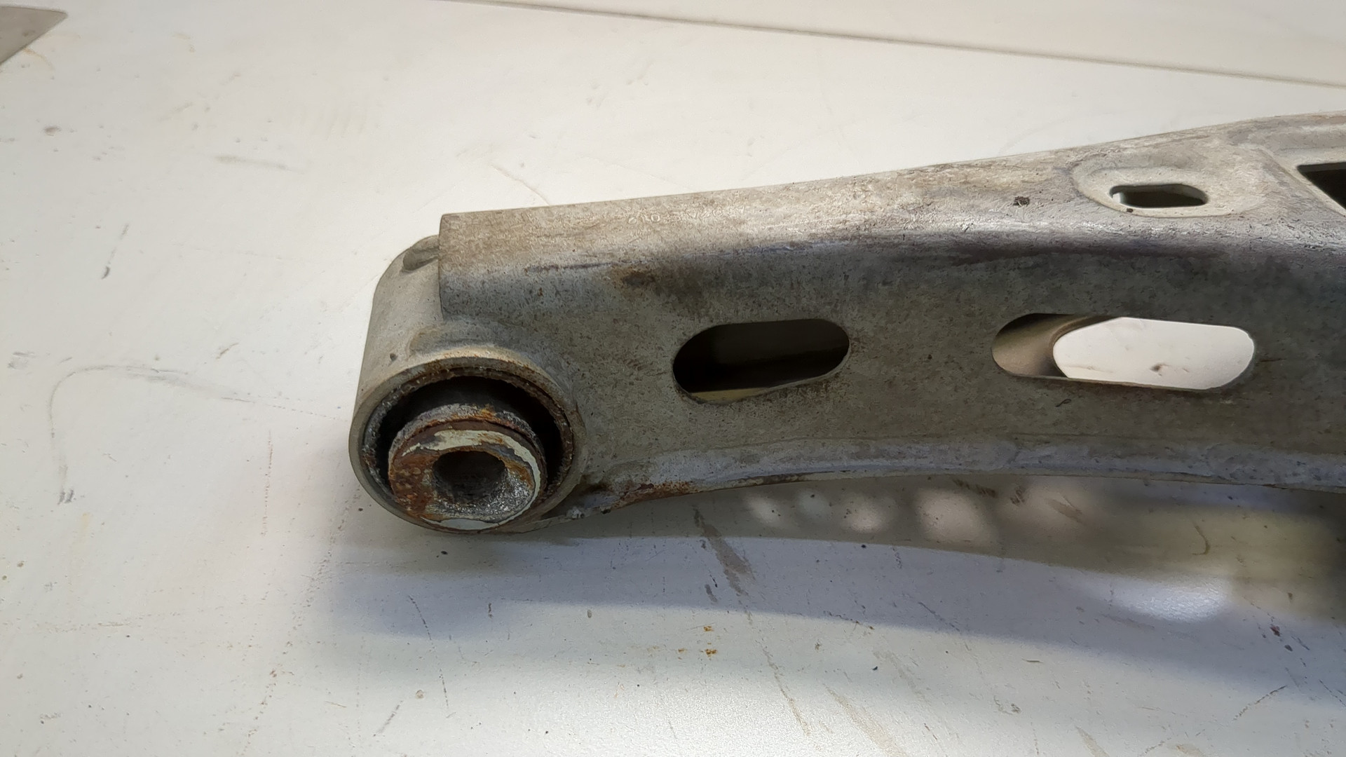 Рычаг задний