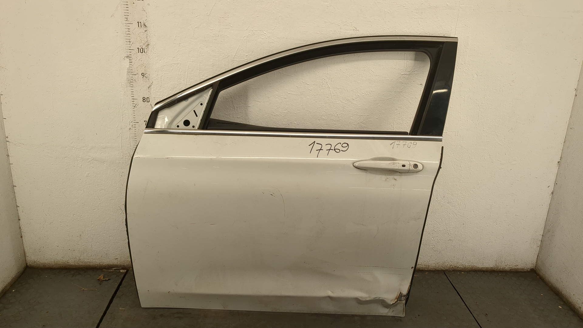 Дверь передняя левая