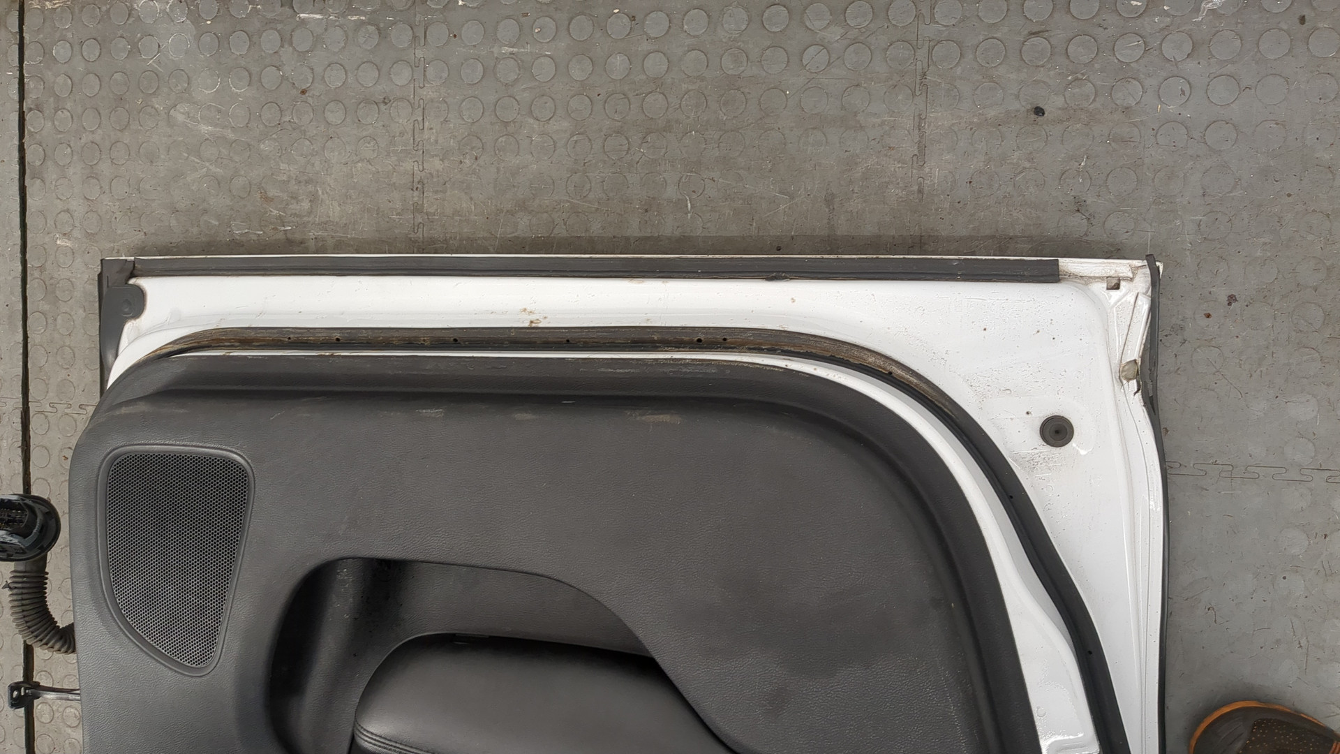 Дверь передняя левая