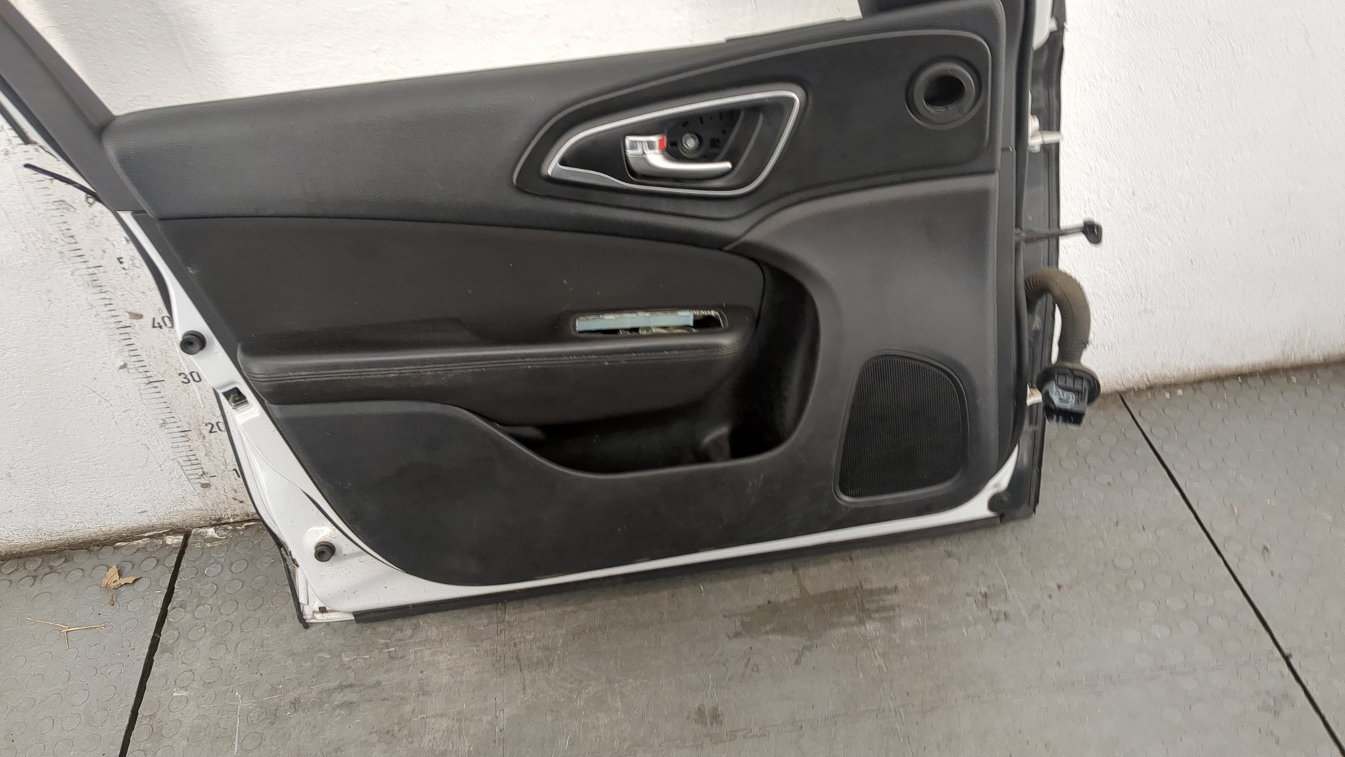 Дверь передняя левая