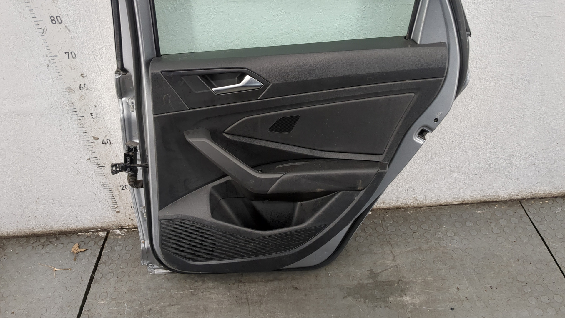 Дверь задняя правая