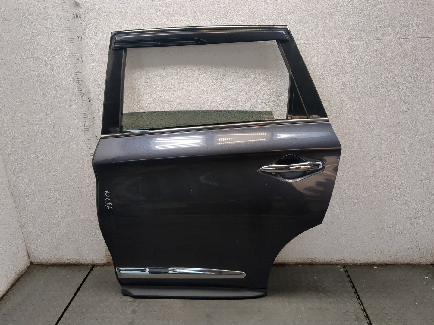 Дверь задняя левая