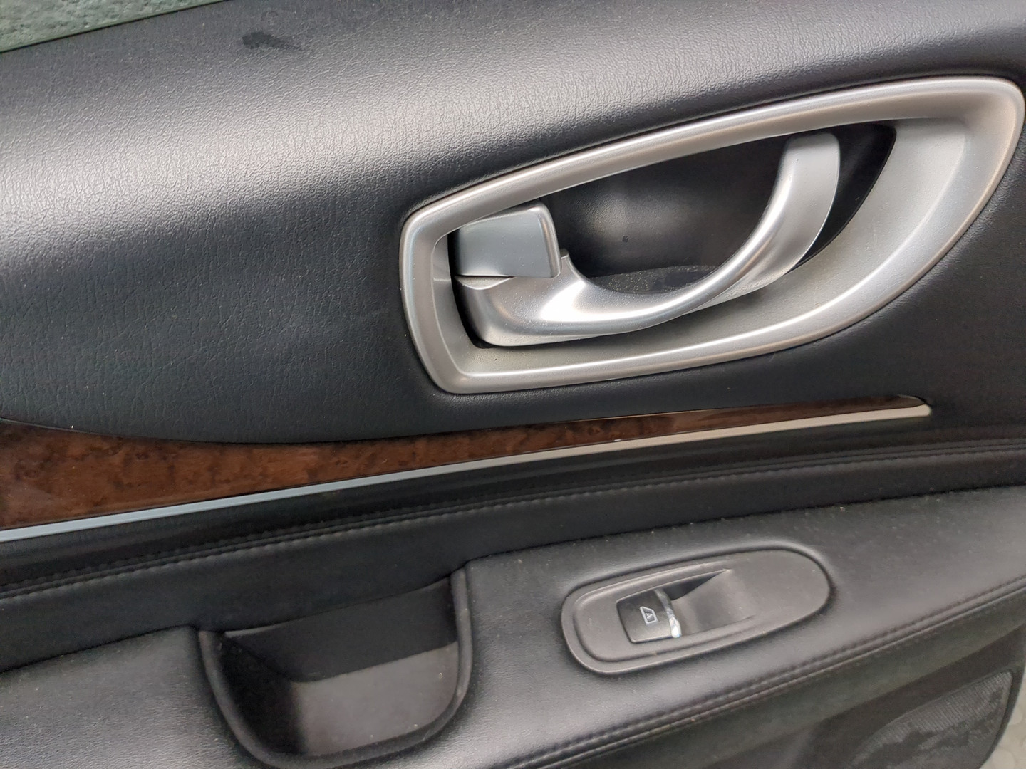 Дверь задняя левая