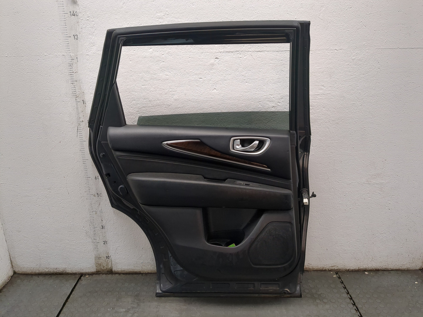 Дверь задняя левая