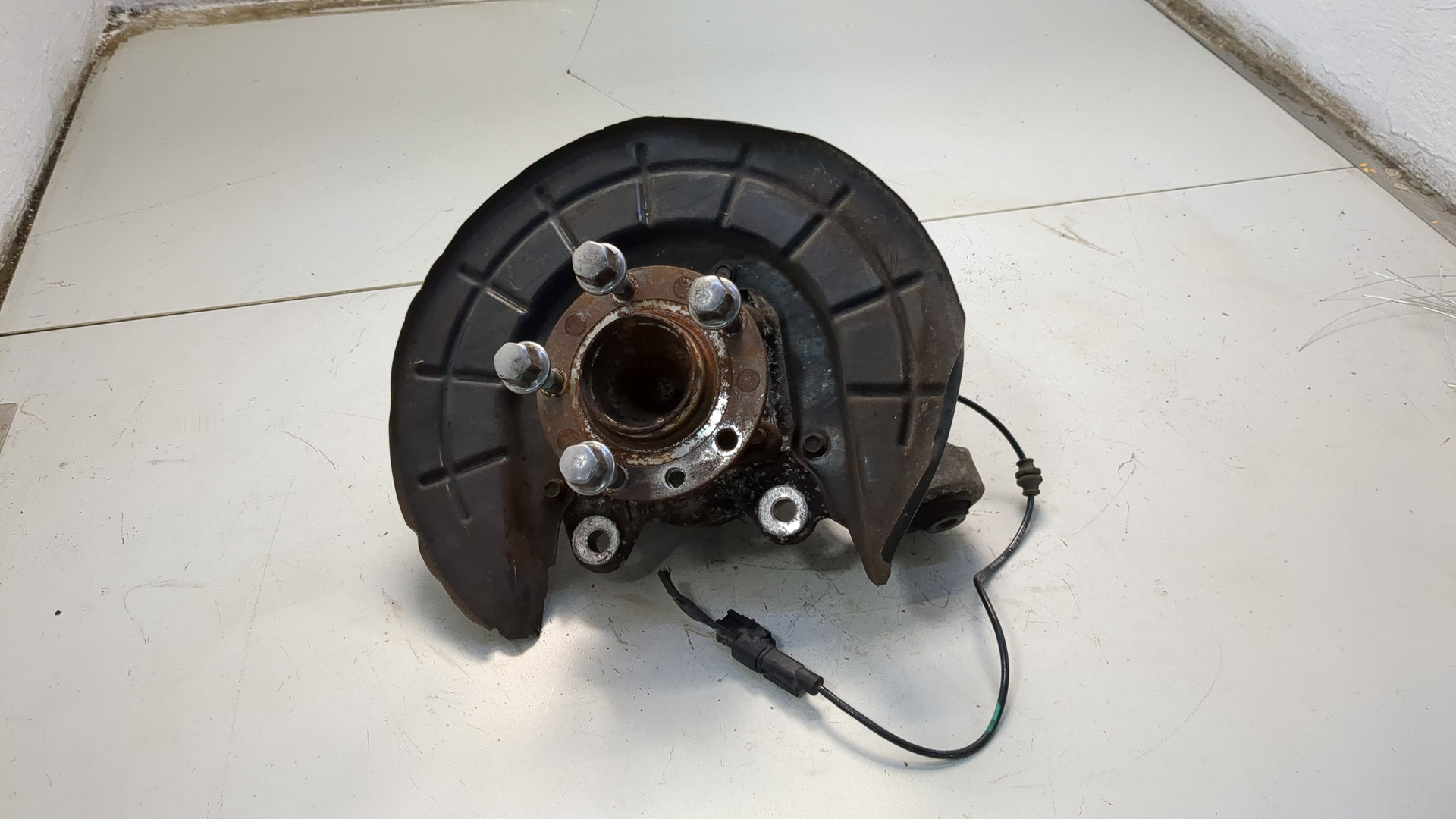 Кулак поворотный задний правый