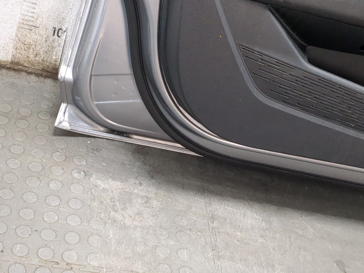 Дверь передняя левая